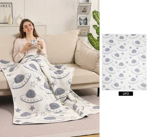 ComfyLuxe Star & UFO Pattern Throw Blanket - Picture 1 of 7