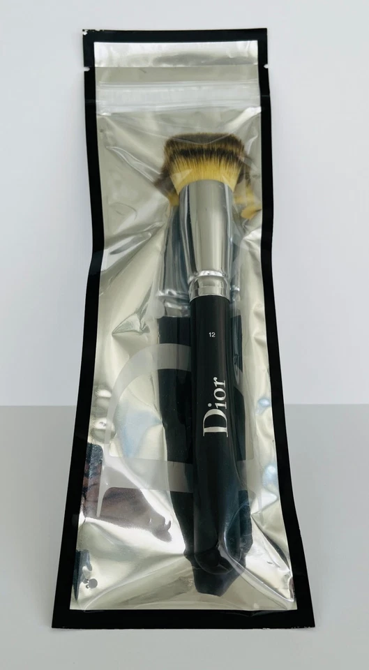 Dior Backstage Full Coverage Fluid Foundation Brush N° 12