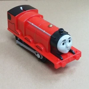 LOOSE TRACKMASTER THOMAS MOTORIZED HYPER ENGINE BATTERY TRAIN - JAMES - Picture 1 of 3