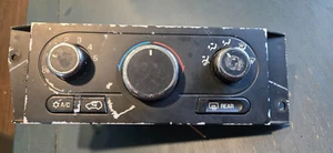 2002-2007 Buick Rendezvous A/C Heat Climate Control Unit W Defrost 15817911 DC02 - Picture 1 of 3