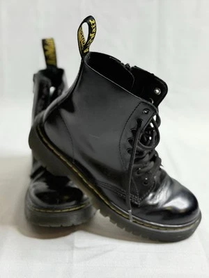 Botas Dr. Martens Delaney Talla 2 Y Niñas Niños Cuero Negro Brillante Cremallera al Tobillo Foto 1 de 4