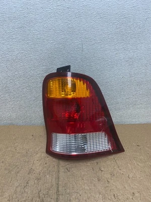 Luz trasera Ford Windstar 1999 a 2003 pasajero derecho lado derecho OEM V3883 DW Foto 1 de 4