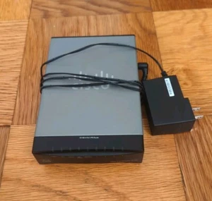 Cisco RV042 Dual WAN Wired VPN Router For Home/Small Business - Picture 1 of 6
