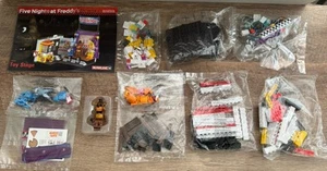 Five Nights at Freddys 25018 The Toy Stage McFarlane 225pc Construction NO BOX - Picture 1 of 13