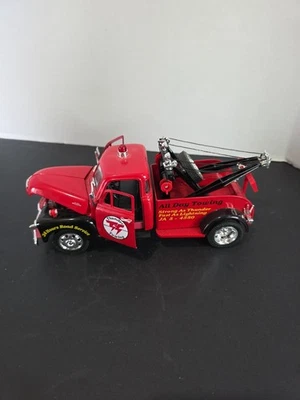 Camión grúa Chevy 1953 1:24 fundido a presión camión de servicio vintage Foto 1 de 4