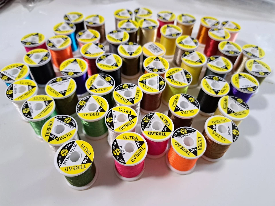 Plantilla plana encerada mediana UTC Ultra Thread 140 Denier para atar moscas envolver todos los colores Foto 1 de 4