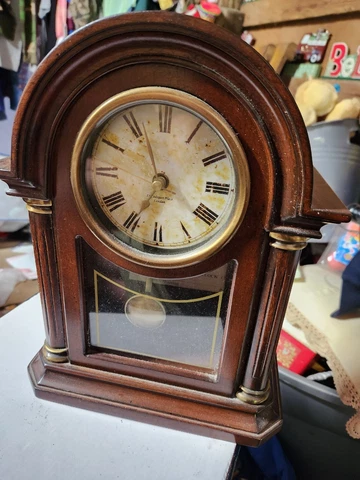 Tabletop Clock With Pendulum And Chimes Cover