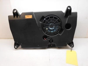 Altavoz subwoofer Mercedes GLA Class Logic 7 OEM A2468200002 / 2468200002 DC0409 - Imagen 1 de 6