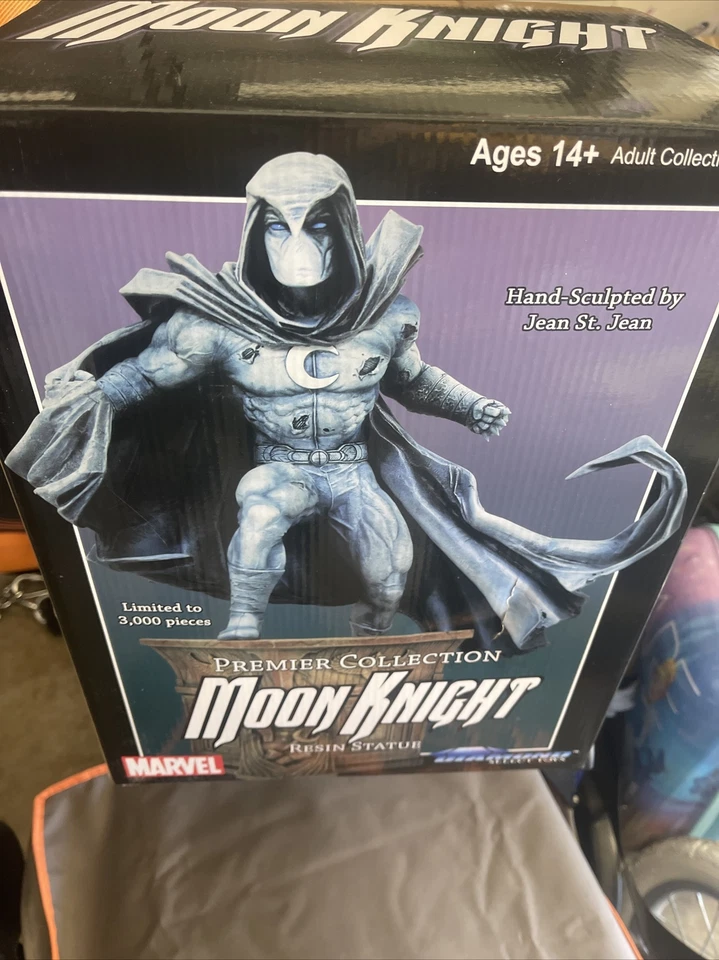 Moon Knight Statue Marvel Premier Collection Diamond Select Toys