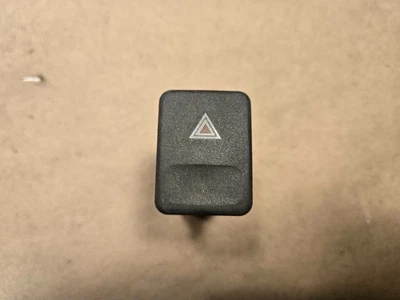 Land Rover Discovery 1 Hazard Lights Switch YUG10067L Foto 1 de 4