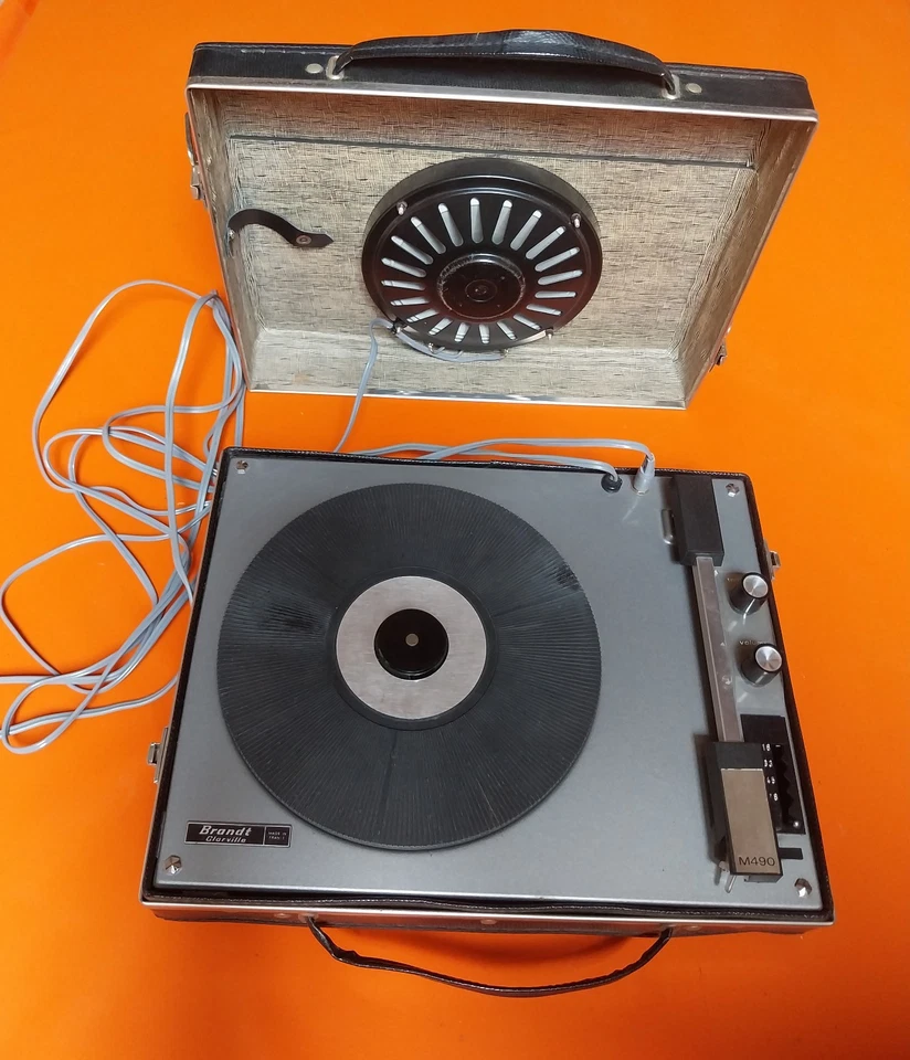 Ancienne platine tourne disque VINYLS  BRANDT Clarville VINTAGE - 16,33,45,78 T - Photo 1/4