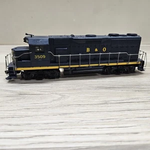 Athearn Ho Scale GP-35 Powered Diesel Locomotive B&O #3509 - Picture 1 of 8