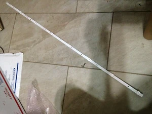 Sceptre 303HK500040 LED Hintergrundbeleuchtungsleiste - Bild 1 von 2