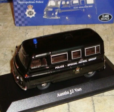 ATLAS EDITIONS - AUSTIN J2 VAN - METROPOLITAN POLICE  - 1:43 -  BOXED  - Image 1 of 4
