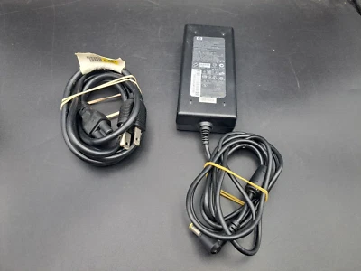 Fuente de alimentación adaptador de CA HP & Compaq (324816-003) Foto 1 de 3