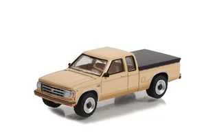 1983 CHEVY S-10 DURANGO WITH BED COVER 1/64 DIECAST CAR GREENLIGHT 35240C/48 - Picture 1 of 3