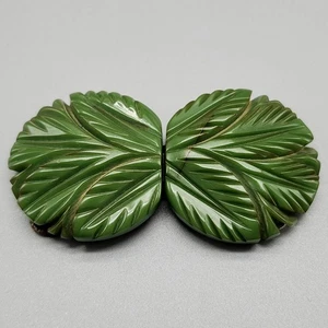 Vtg Green Bakelite Belt Buckle Round Tropical Leaf Rainforest 40s Deeply Carved - Picture 1 of 8