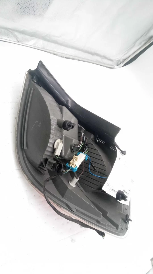 Conjunto de luz trasera izquierda usada se adapta a: 2009 Saturn Aura izquierda grado A Foto 1 de 4