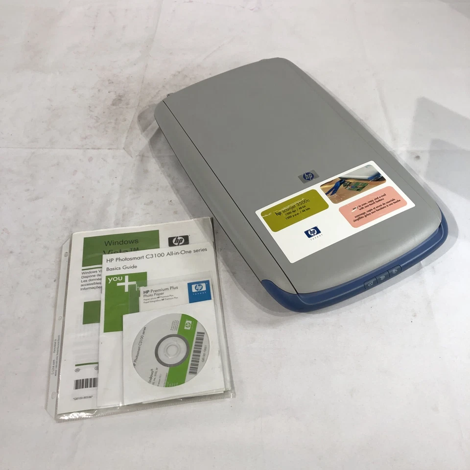 HP Scanjet 3500c Digital Flatbed Scanner Q2806A, W/ Manual - Image 1 of 4