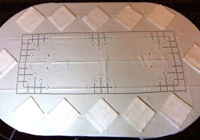 Service de table 12 Couverts Brodé et Ajouré - nappe 2m50 x 1m70 - monogramme GT - Photo 1/4