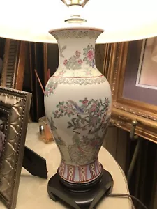 Vintage Chinese Famille Rose Porcelain Vase Lamp - Picture 1 of 5