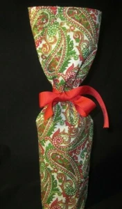 CHRISTMAS RED GREEN WHITE PAISLEY HOLIDAY RED WINE BOTTLE HOLDER GIFT BAG - Picture 1 of 1