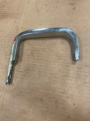 1968 年 Mopar 克莱斯勒 300 后尾灯外饰右手 2840006 — 第 1/4 张图片