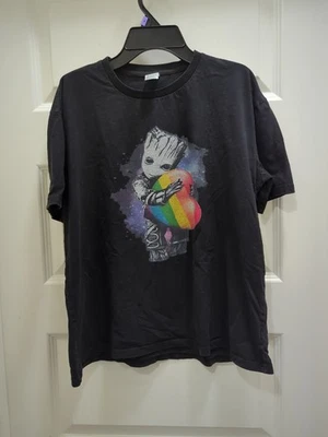Camiseta VGUC Groot Rainbow Heart S/S - Preta - YL - Imagem 1 de 4