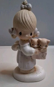 Precious Moments Figurine: E-3120 To Thee with Love (5.7") - Picture 1 of 7