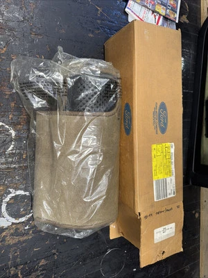 ALFOMBRILLAS TRASERAS 98-99 MERCURY MOUNTAINEER PIEZA DE FABRICANTE ORIGINAL # F77Z-7813106-AG Foto 1 de 4