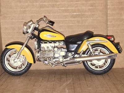 Maisto Valkyrie Motorcycle Die Cast Yellow & Black - Image 1 of 4