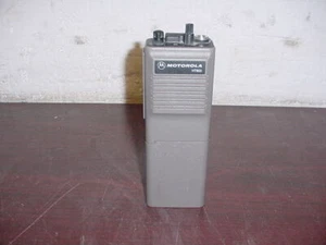 Motorola HT600 Handheld 2-Way Radio H43SVU7120BN w/Battery FREE SHIPPING QTY - Picture 1 of 3