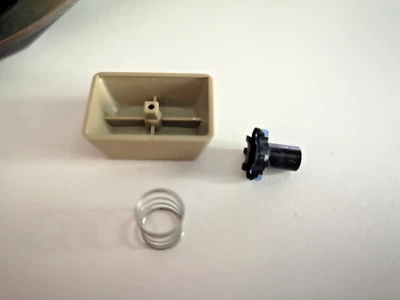 Keys For CBM Amiga Computers - GE/UK KB - Keycap, plunger and spring/bracket - Image 1 of 2