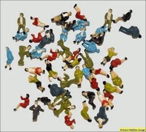 HO Scale Figures Seated painted package of 100 - Picture 1 of 1