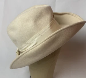 Sombrero Fedora Vintage Doeskin 100% Lana Marfil Cinta Banda Mujer’s Queen Pennington - Imagen 1 de 10