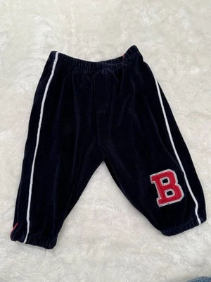 Pantalones de terciopelo BabyTogs azul marino 6M niños estilo pista joggers rojo parche B cintura elástica Foto 1 de 4