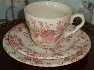 EIT England Floral Pattern Trio In Red And White - Picture 1 of 5