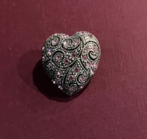 Brosche/Anstecknadel Sterlingsilber Herz mit rosa eingebetteten Kristallen - Bild 1 von 4