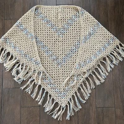 Poncho Mantón Crochet De Colección Tostado/Azul Suéter Capa OSFA Boho Hippie Cottagecore Foto 1 de 3