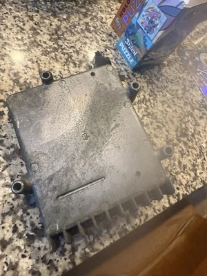 Chrysler Sebring 1999 convertible módulo de control del motor ECM 04745860 Foto 1 de 4