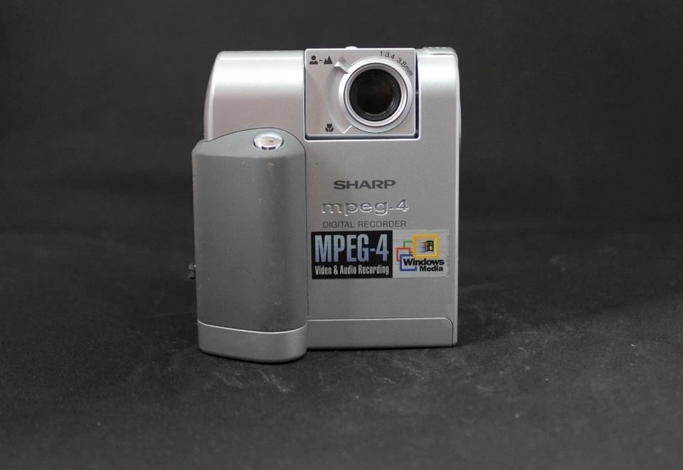 Digital camera Sharp VN-EZ1 (NOT WORKING) - Image 1 of 4