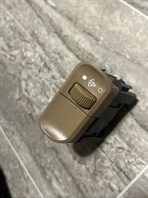 Interruptor atenuador de tablero y liberación de maletero SATURN L SERIES L100 L200 L300 bronceado Foto 1 de 4