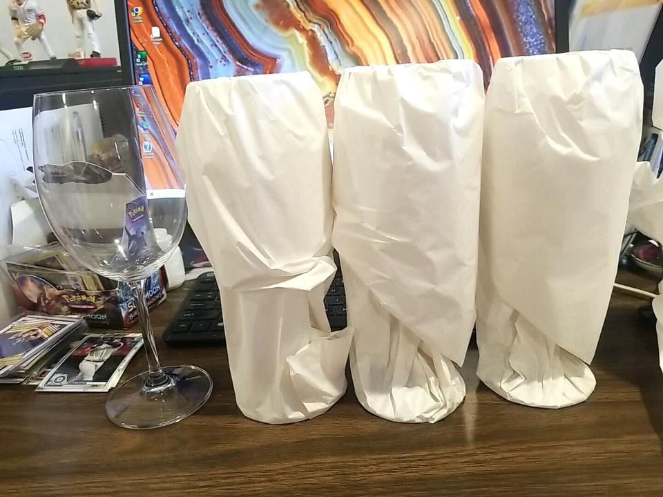 (JUEGO DE 4 VASOS) COPA DE VINO BURDEOS CON TALLO DE 9" DE ALTO 21,5 OZ BARRAS ESTRIADAS/HOGAR Foto 1 de 4