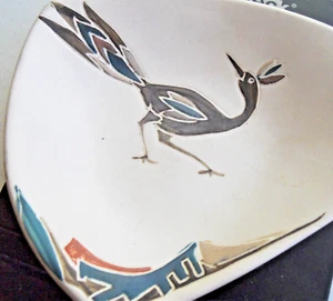 Handcrafted Ceramic Dish Roadrunner Design signed Evelyn Gillmor Deserama Tucson - Picture 1 of 4