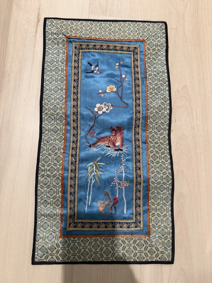 Винтажная китайская шелковая панель с вышивкой - Изображение 1 из 1