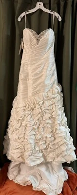 Alfred Angelo婚纱 — 第 1/4 张图片