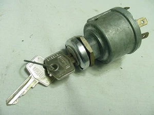 TRIUMPH NORTON COMMANDO LUCAS IGNITION SWITCH W? KEYS PART # 39784A DATED 1973 - Bild 1 von 3
