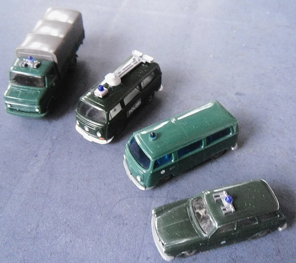 WIKING  70er J.  POLIZEI VW T2 + 1600 Variant + OPEL Blitz Einsatzwagen Konvolut - Bild 1 von 4