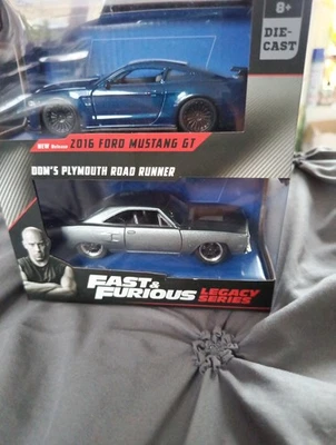 JADA TOYS 1/32 - FORD MUSTANG GT AND PLYMOUTH ROAD RUNNER - 2016 34255BL - Photo 1/3