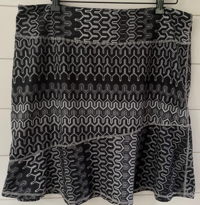 Falda Prana Negra Gris Blanca Estampado Geométrico Línea A Hasta la Rodilla Talla XL Foto 1 de 4